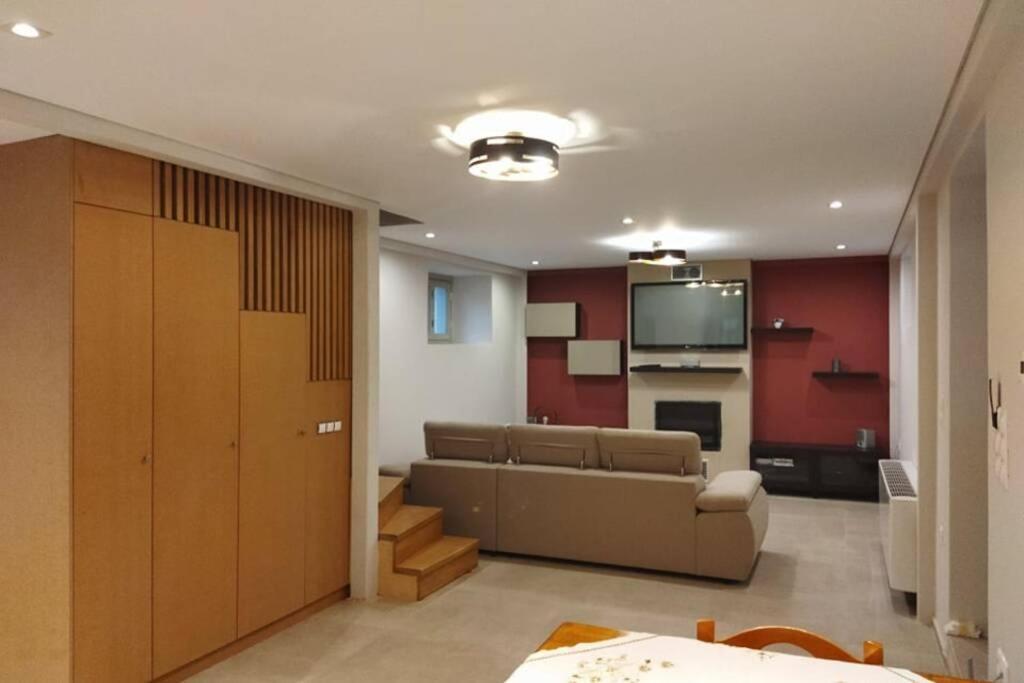 Afroditis'S & Makis'S Apartment 2 Leonídion エクステリア 写真