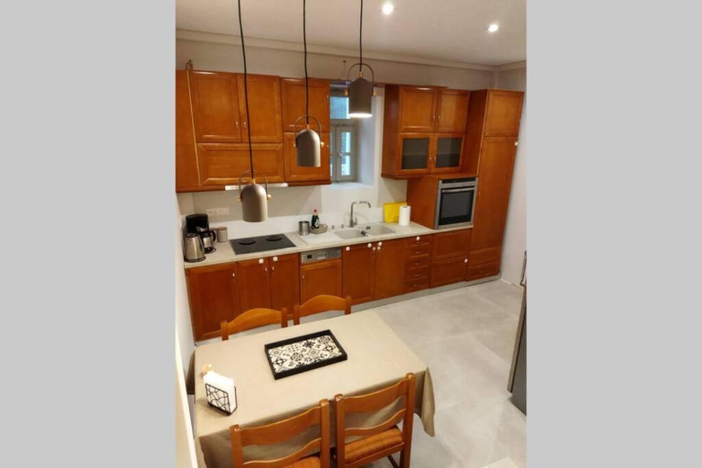 Afroditis'S & Makis'S Apartment 2 Leonídion エクステリア 写真