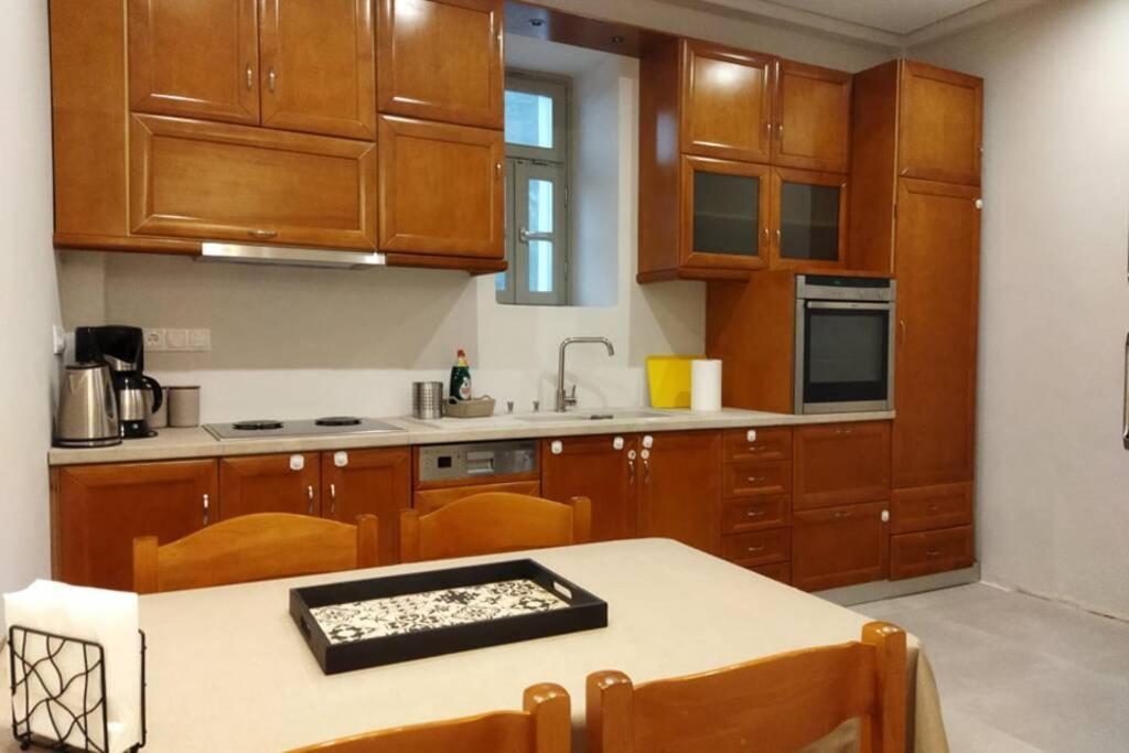 Afroditis'S & Makis'S Apartment 2 Leonídion エクステリア 写真