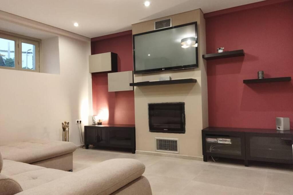 Afroditis'S & Makis'S Apartment 2 Leonídion エクステリア 写真